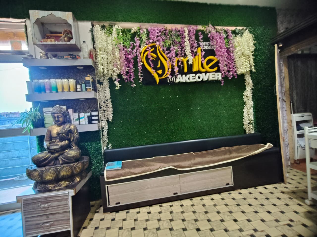 Smile Family Salon & Academy