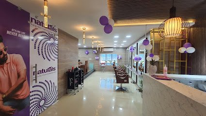 Naturals Salon